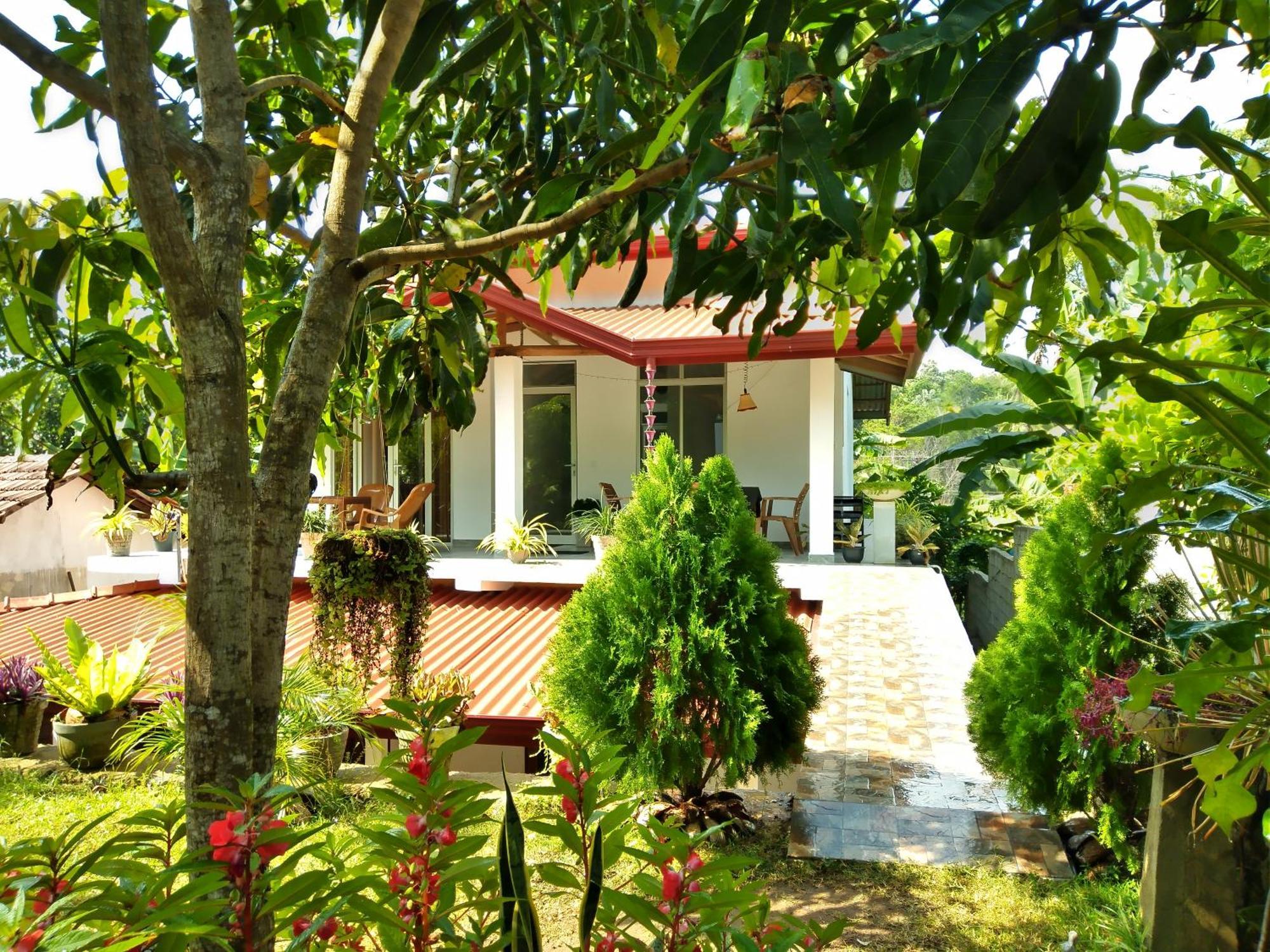 Sandhara Home Stay Тангалле Номер фото